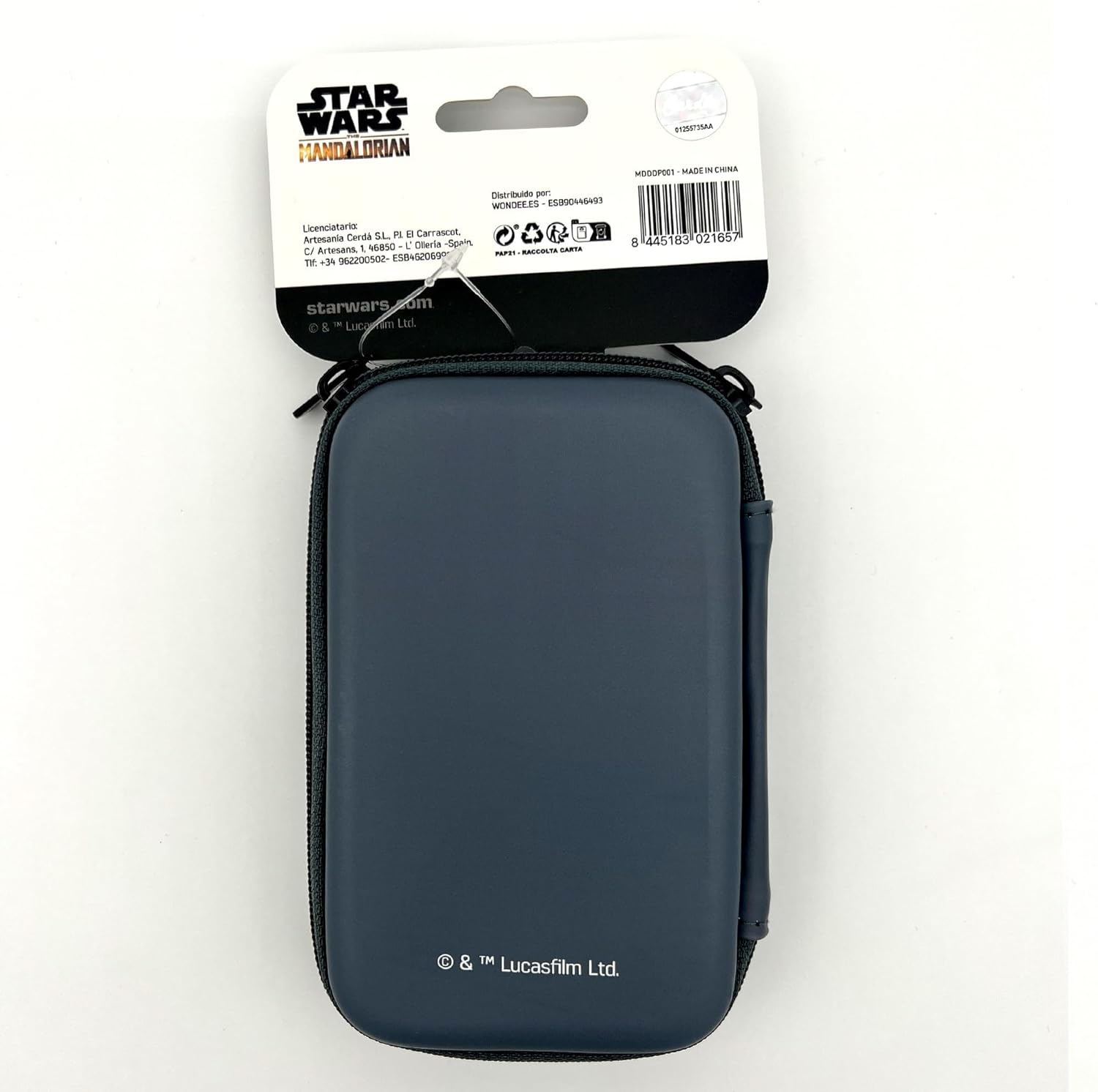 Estuche Star Wars Mandalorian. Estuche gris oscuro con marca. La parte superior tiene un lazo. Fondo blanco.