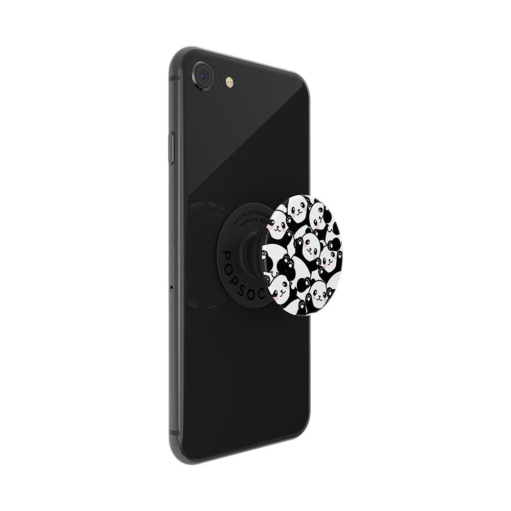 Schwarzes Telefon mit Panda-PopSocket. Der PopSocket hat ein Pandamuster. Weißer Hintergrund.