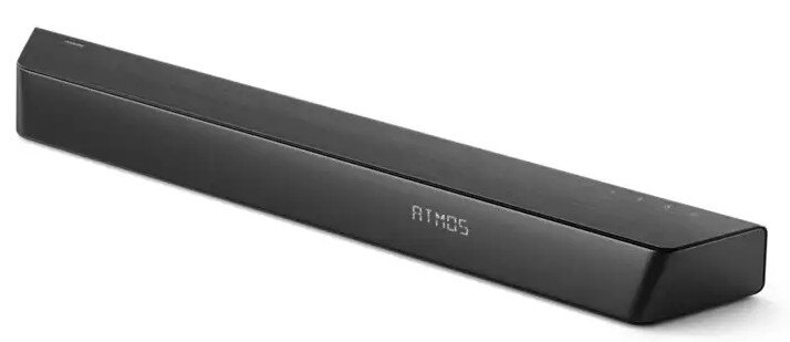 Czarny soundbar ze słowem ATMOS. Jest pochylony na białym tle.