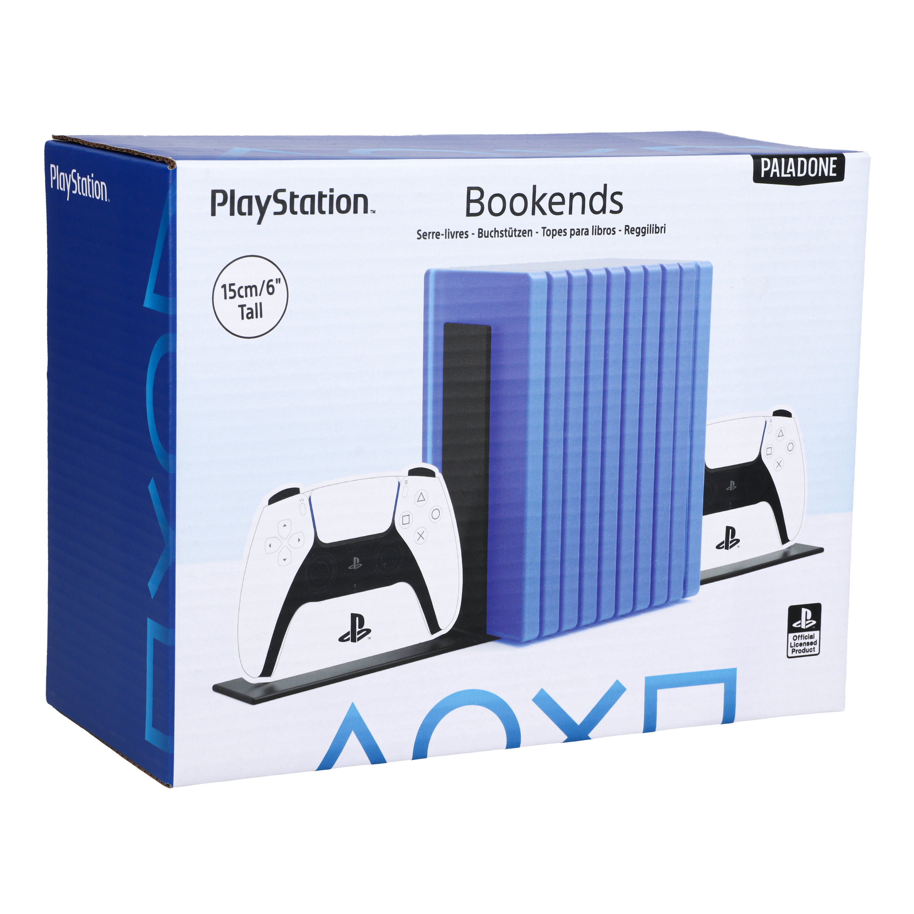 Eine Schachtel mit einem PlayStation-Logo und zwei weiß-schwarzen PlayStation-Controllern auf einem schwarzen Ständer.