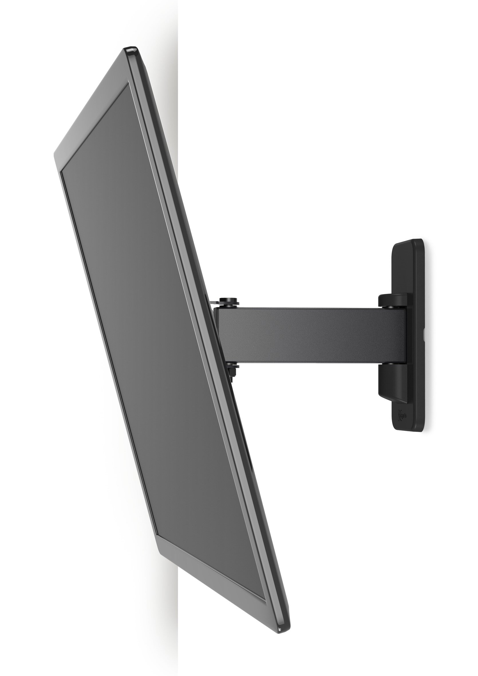 Czarny telewizor jest zamontowany na białej ścianie, z ekranem pochylonym w lewo.