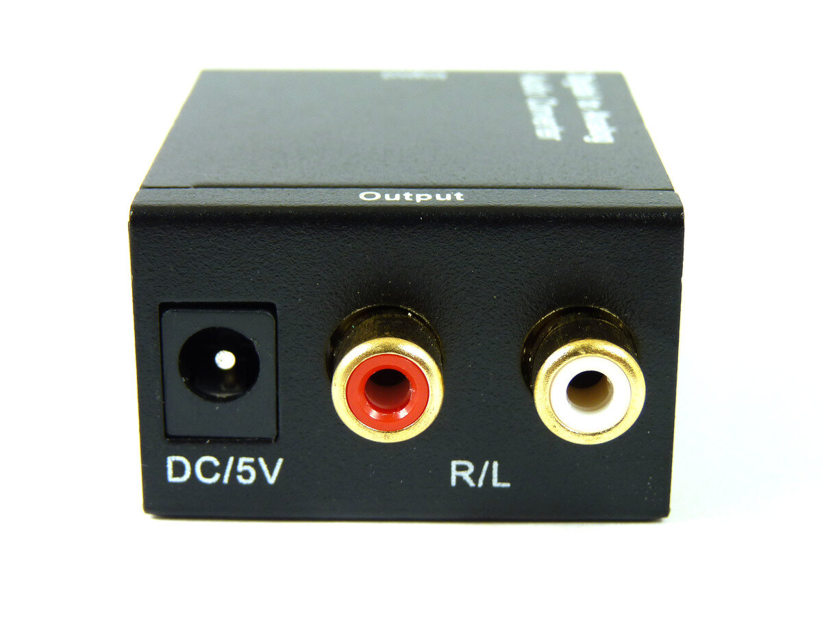 Czarna skrzynka konwertera audio z portami wyjściowymi oznaczonymi R/L i DC 5V.
