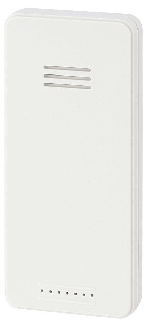 Białe prostokątne urządzenie z trzema poziomymi szczelinami. Białe tło.