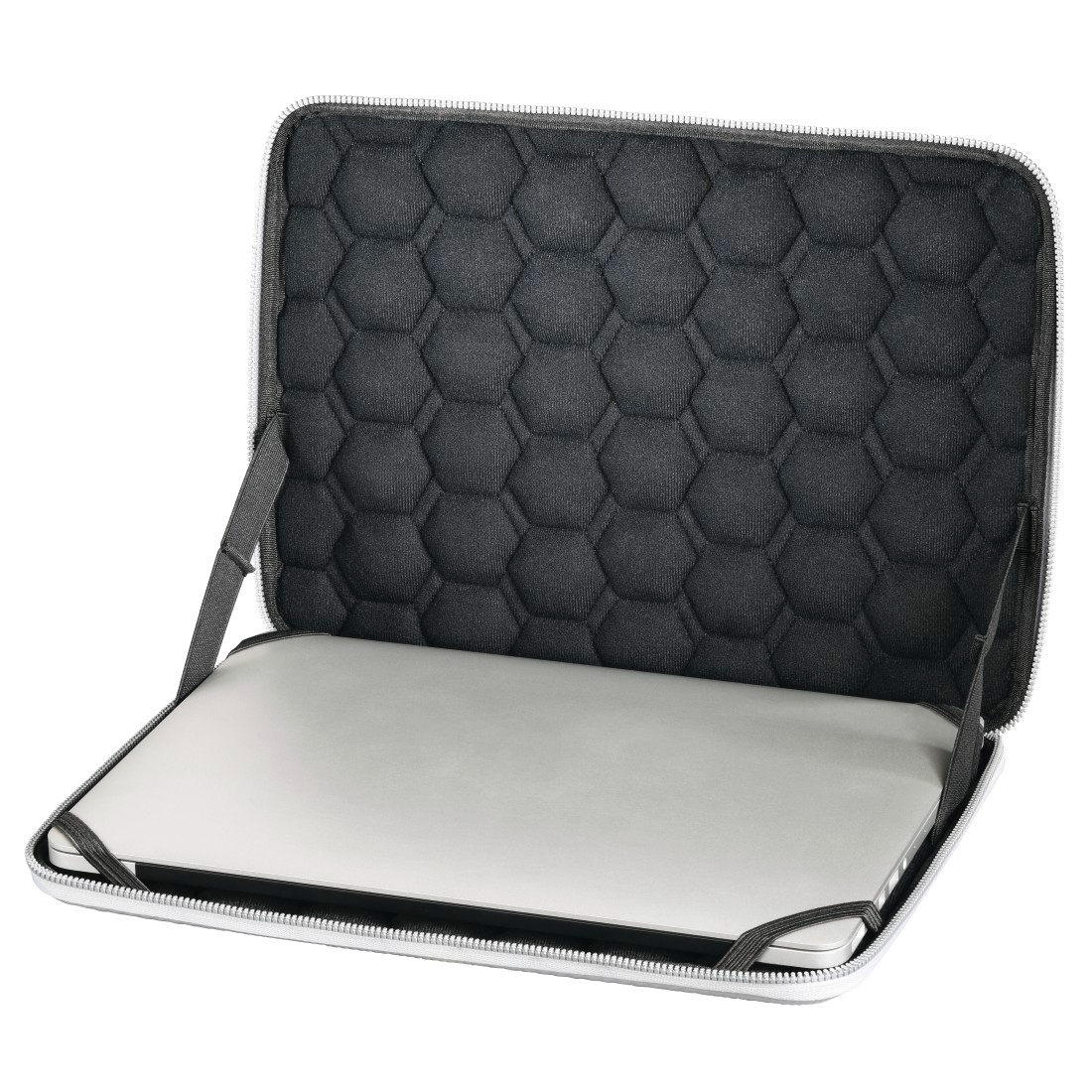 Laptop egy fekete-ezüst laptop tokban. A tok nyitva van, a számítógépet mutatja.