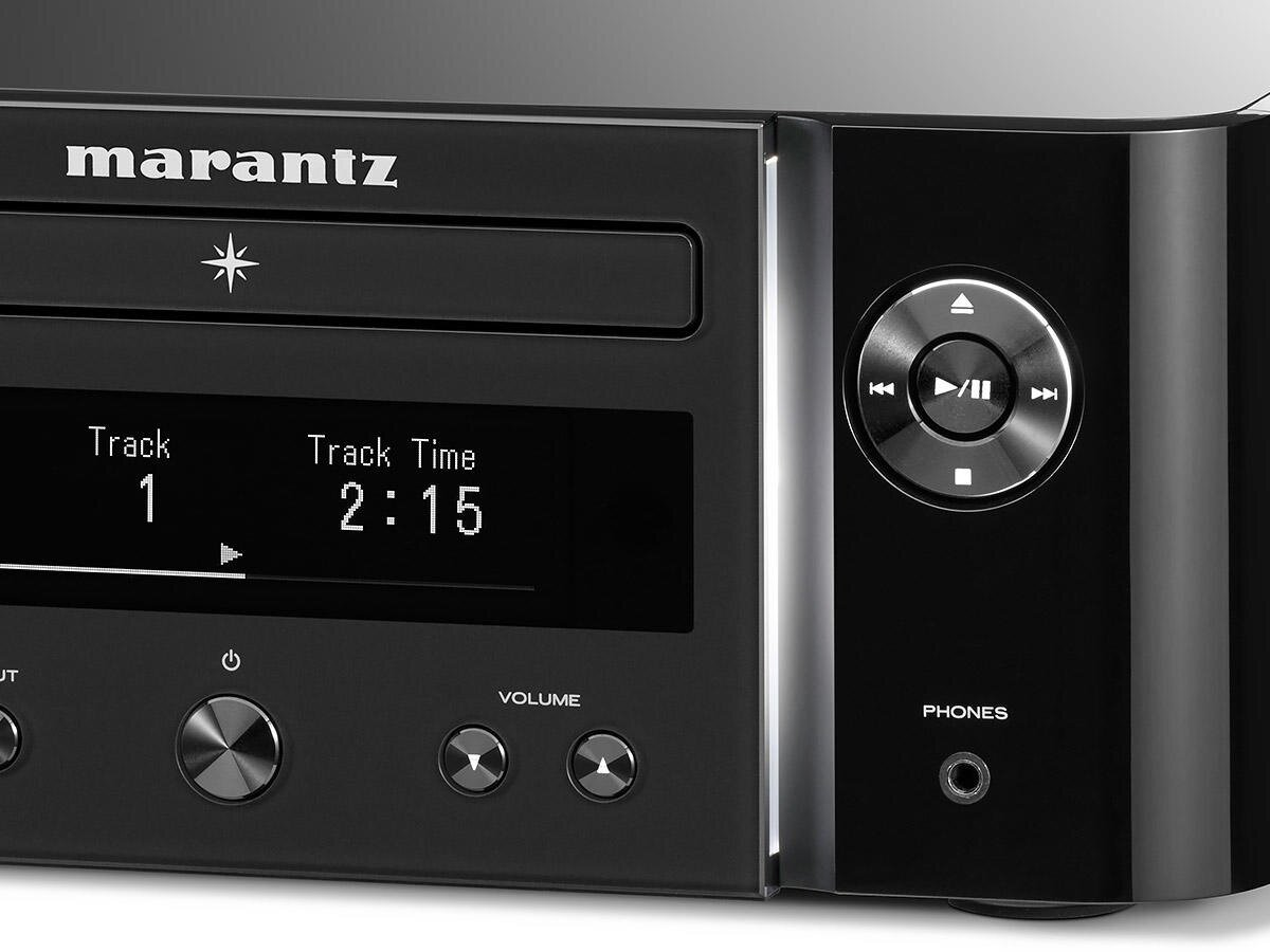 Czarny odtwarzacz CD Marantz z wyświetlaczem pokazującym utwór 1, czas 2:15.