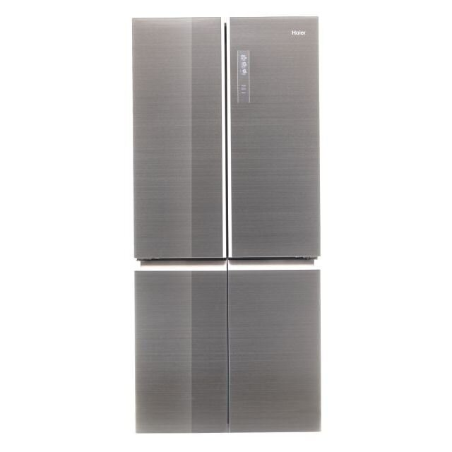 Lodówka Haier z czterema drzwiami, wykończenie ze stali nierdzewnej.