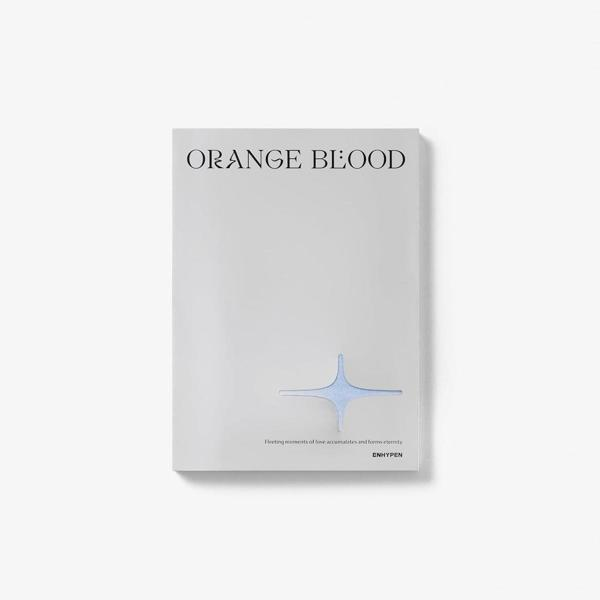 Pochette d'album avec un fond blanc, une étoile bleue et du texte.