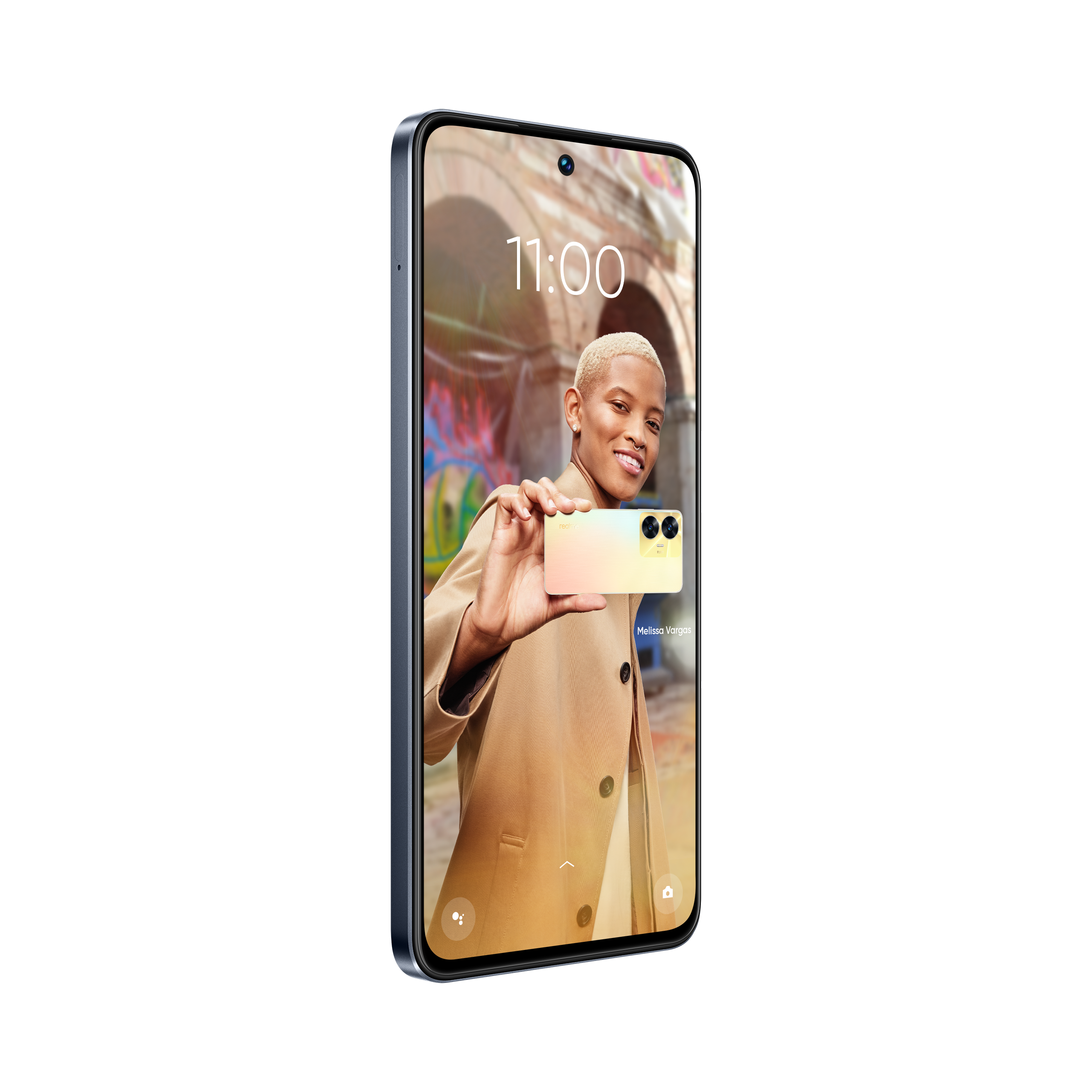 Bir kadının tuttuğu ve kendisinin bir resmini gösteren bir akıllı telefon. Telefon mavi ve ince.