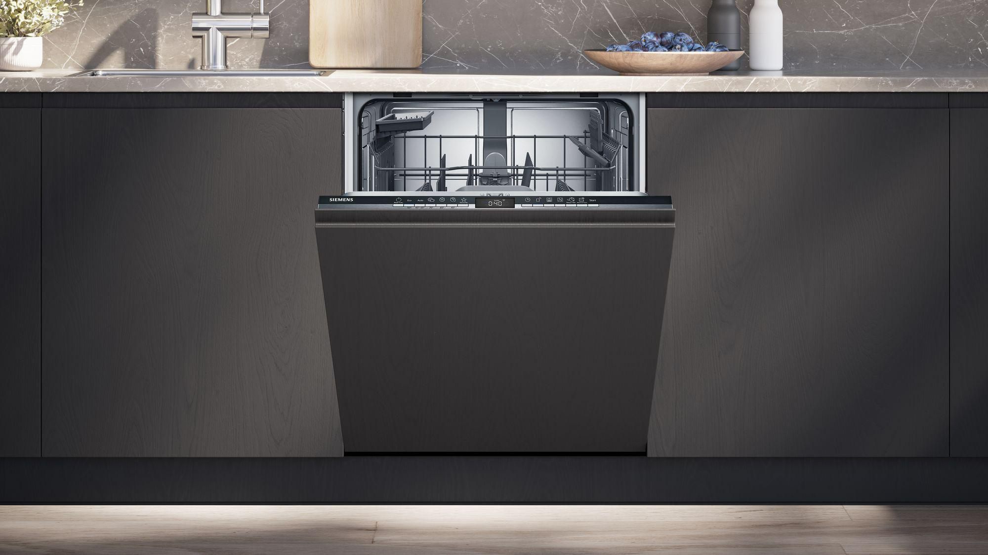 SIEMENS SX63HX10TE iQ300 Geschirrspüler (vollintegrierbar, 598 mm breit, 46 dB (A), D)