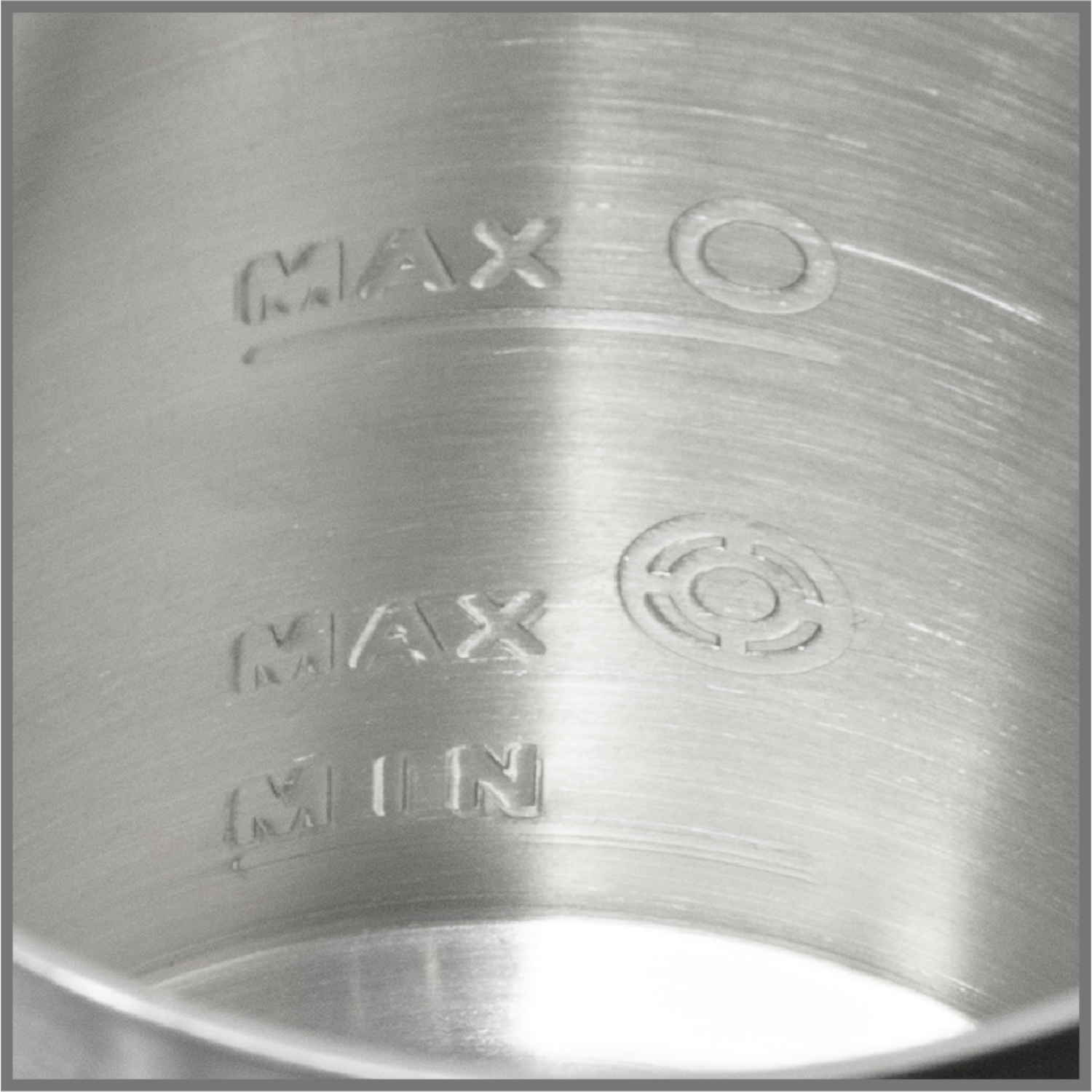 A close-up shows the inside of a steel container with MAX and MIN markings.