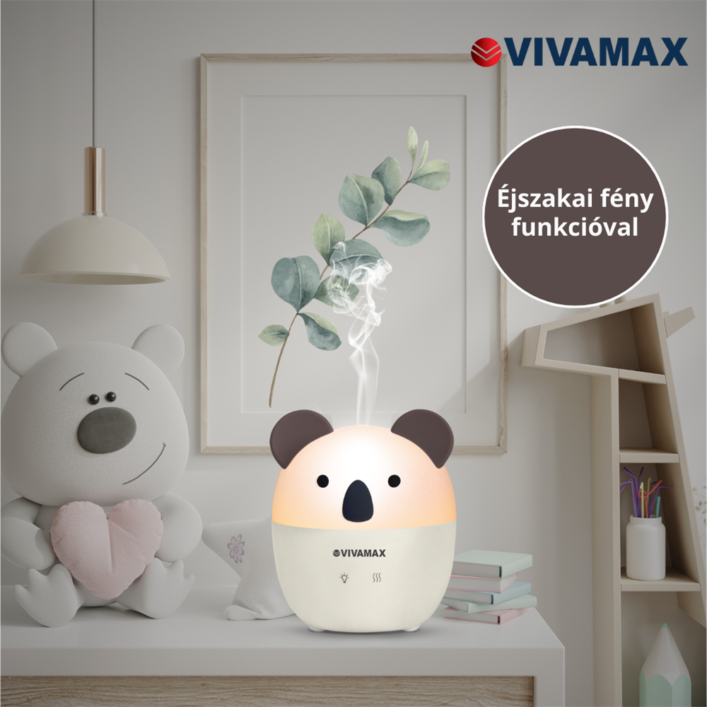 Koala alakú párásító fehér felületen. Egy rajzolt medve, egy kép és polcok a háttérben.