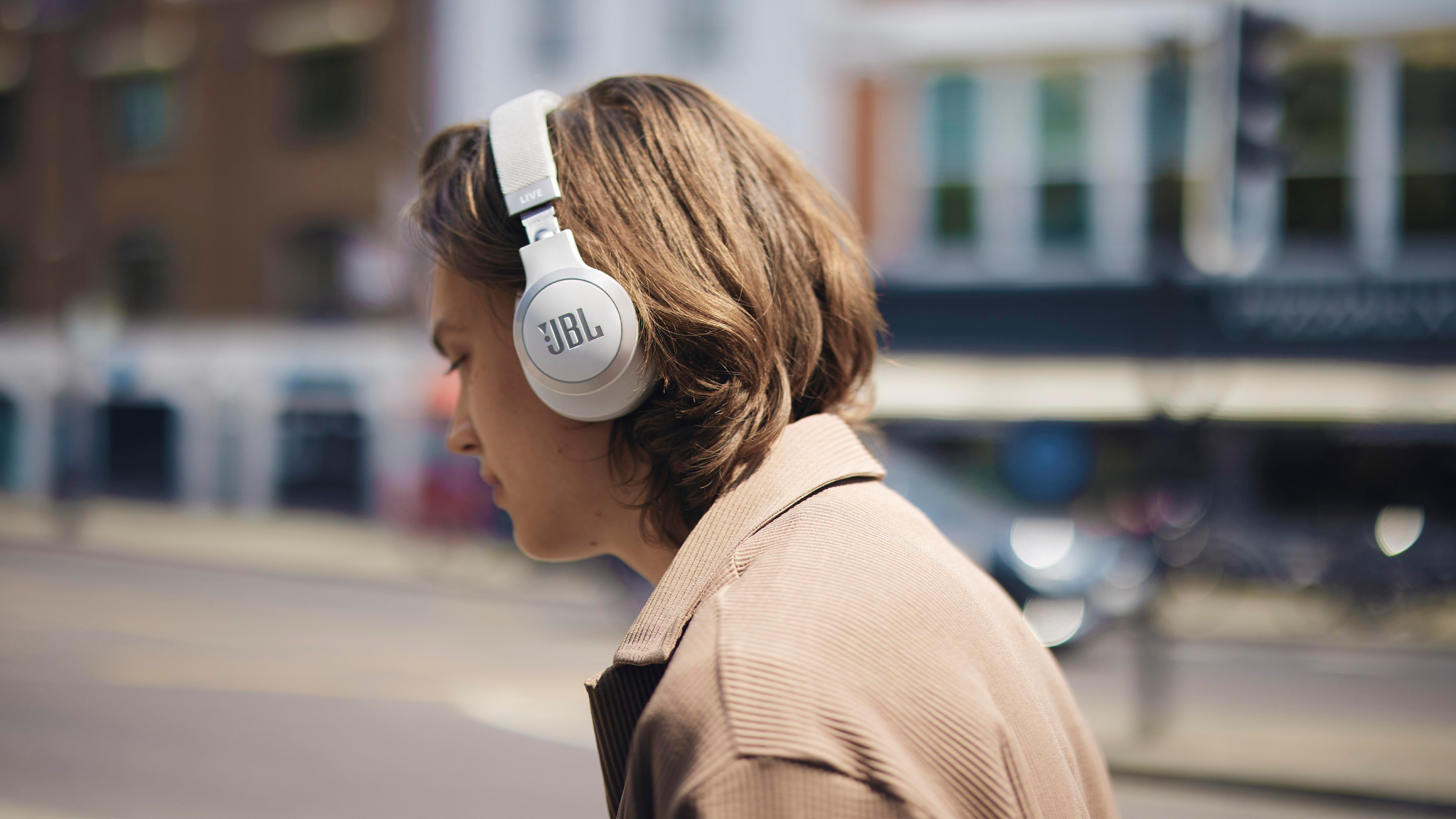 JBL Live 770NC, Over-ear Kopfhörer Weiß | MediaMarkt