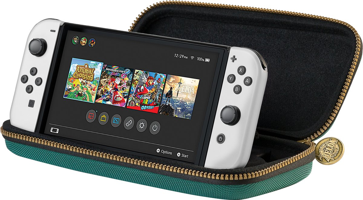 Een Switch-console in een groene hoes met games op het scherm.