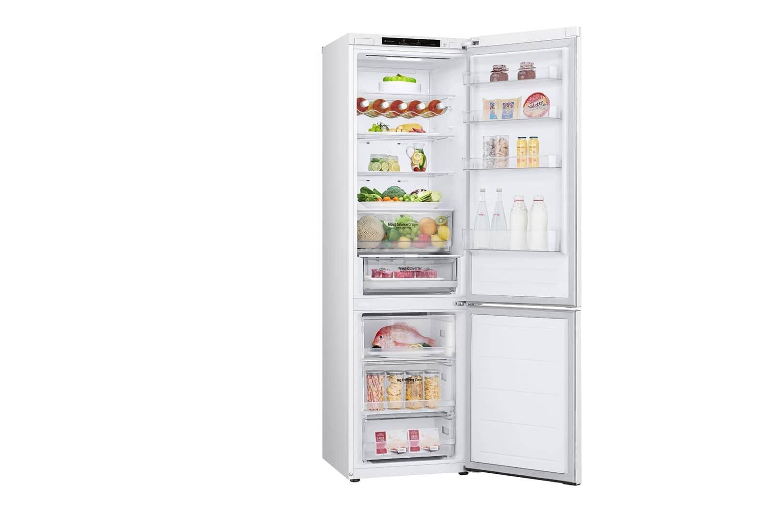 Biała lodówka LG z otwartymi drzwiami. Produkty spożywcze są widoczne w środku. Białe tło.