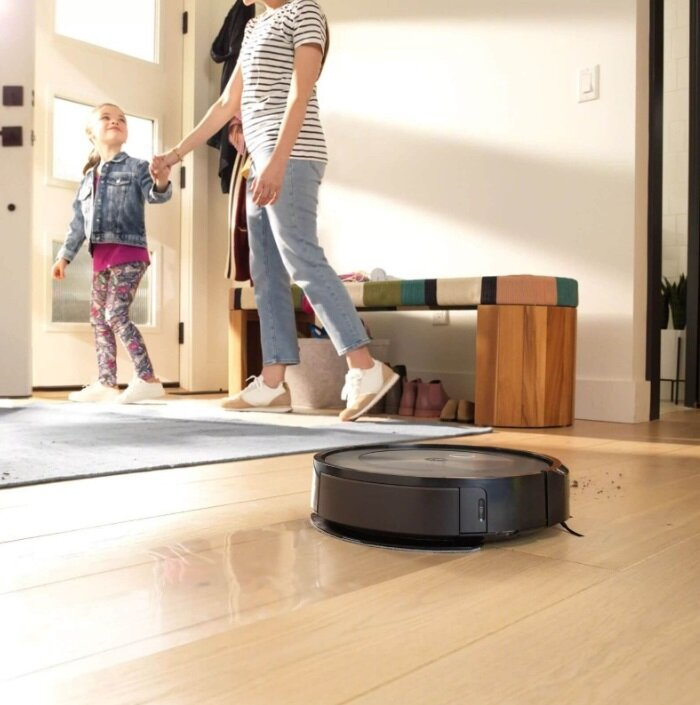 Robot odkurzająco-mopujący iROBOT Roomba Combo j5+ (j557640