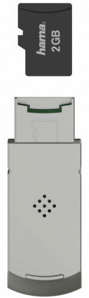 Karta SD i adapter czytnika kart. Czarna karta i srebrny adapter. Białe tło.