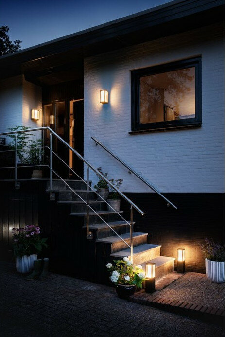 Lampa stojąca zewnętrzna PHILIPS HUE White and color ambiance Impress (mała)