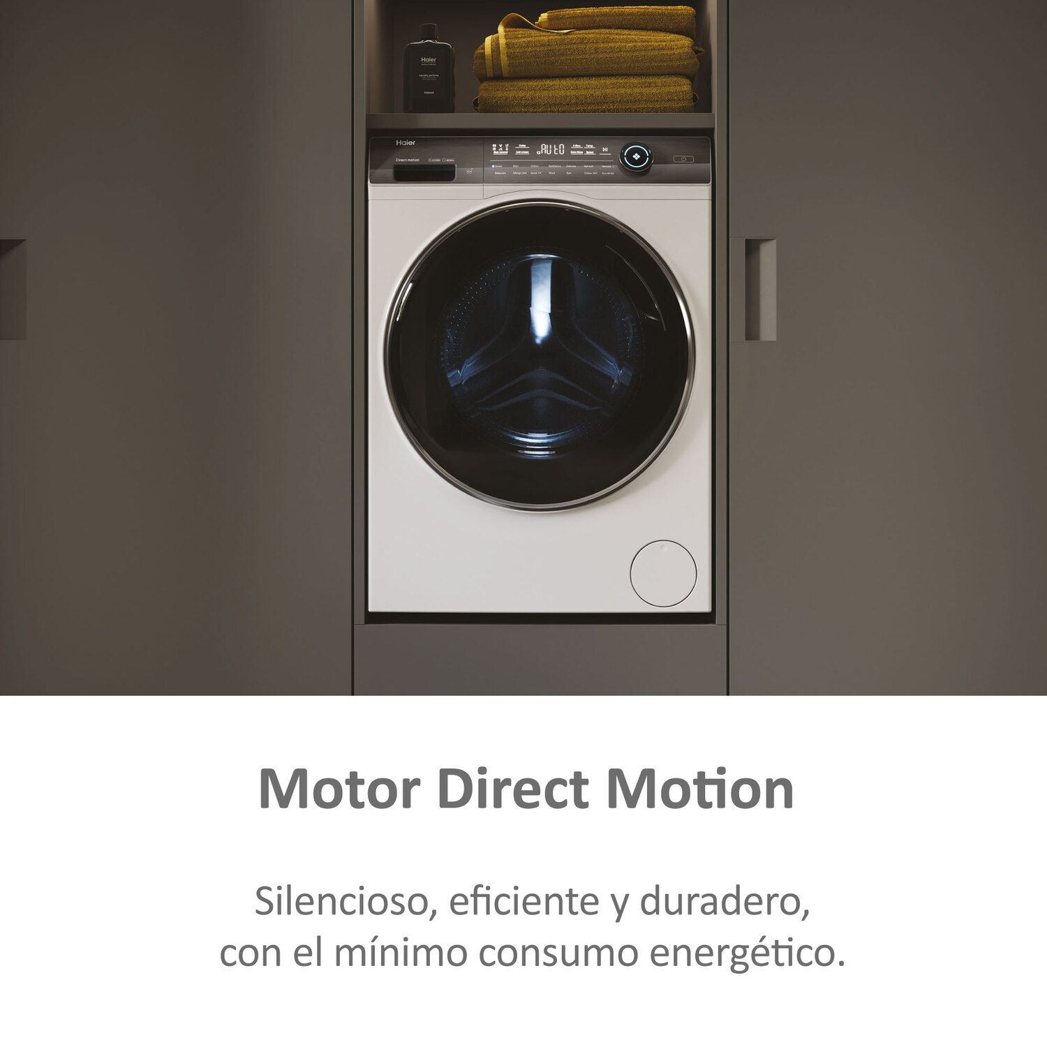 Lavadora blanca empotrada en un armario. Aparece el texto 'Motor Direct Motion'.