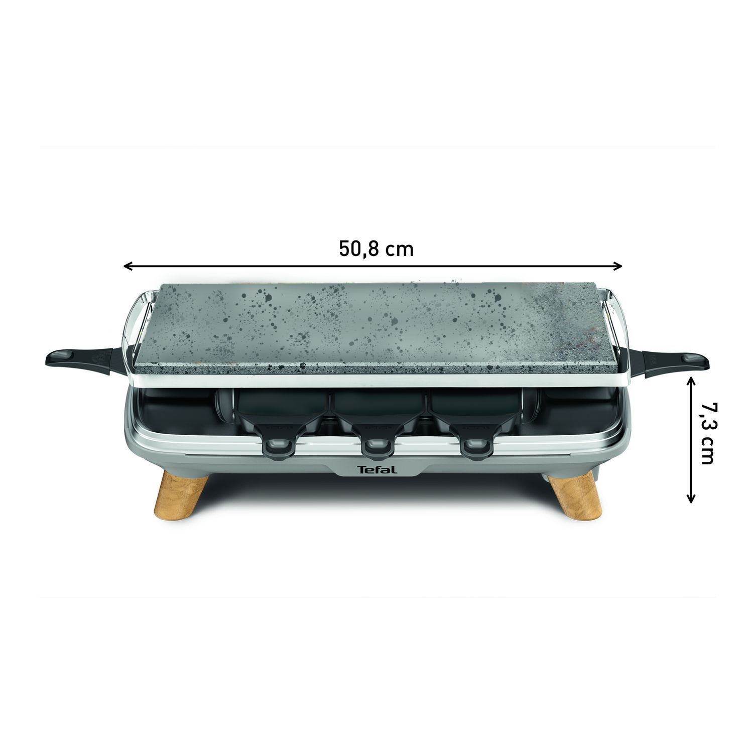 Raclette grill met een stenen oppervlak. Afmetingen worden getoond, zilver en hout accenten.