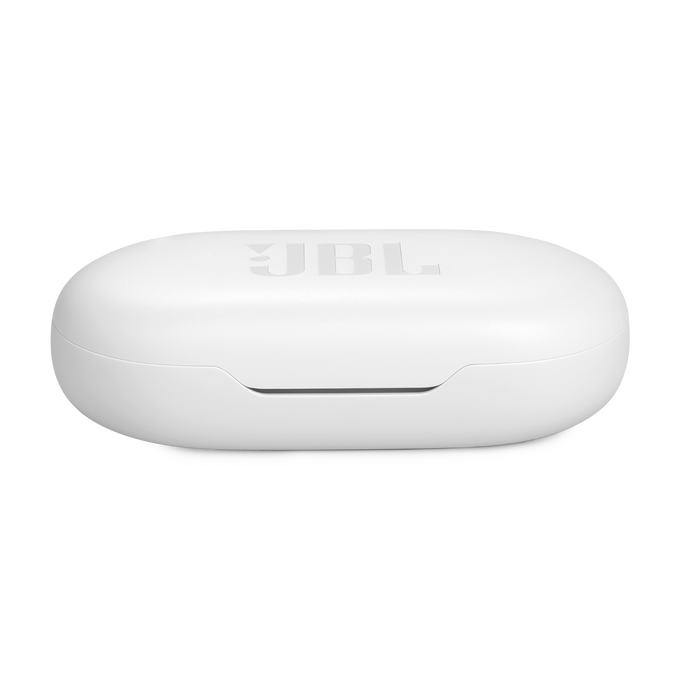 Estuche de carga blanco de auriculares JBL. El estuche es ovalado y tiene el logo JBL.
