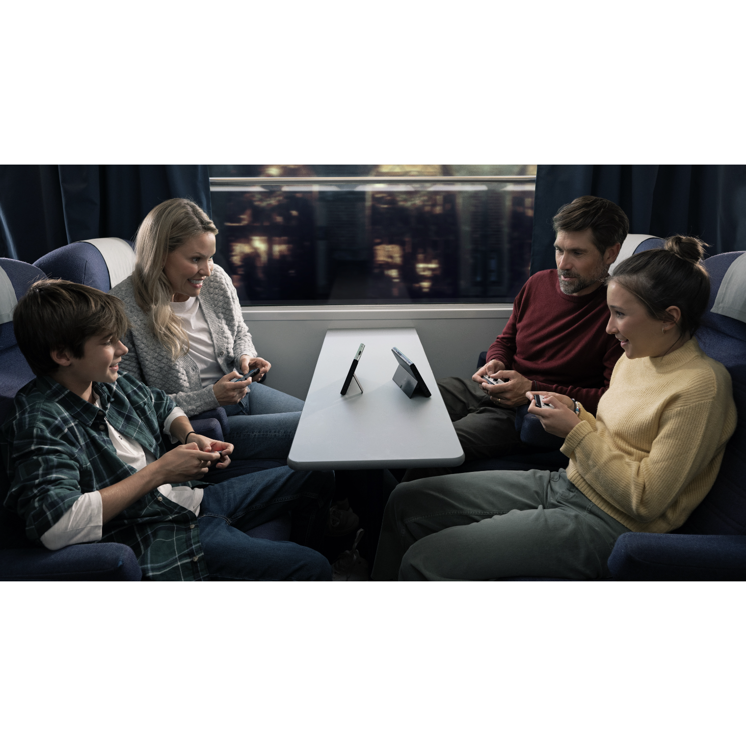 NINTENDO Switch OLED Rood/Blauw - Mario Kart 8 Deluxe + 3 maanden Nintendo Online