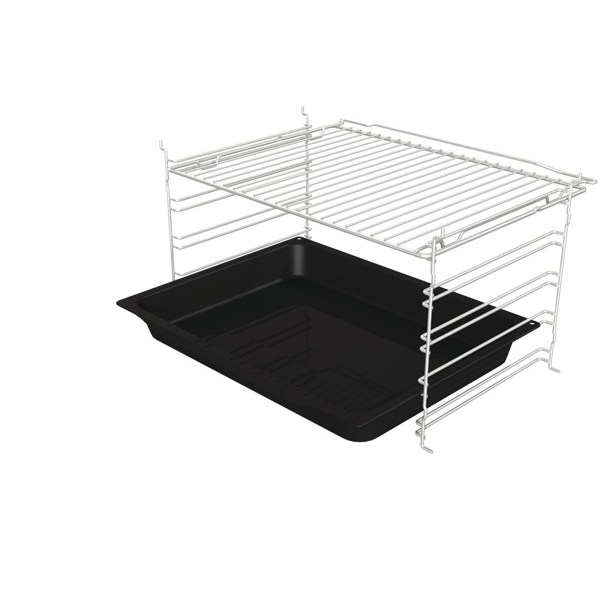 Backofenrost und schwarze Pfanne. Weißes Gestell und schwarze Pfanne. Weißer Hintergrund.