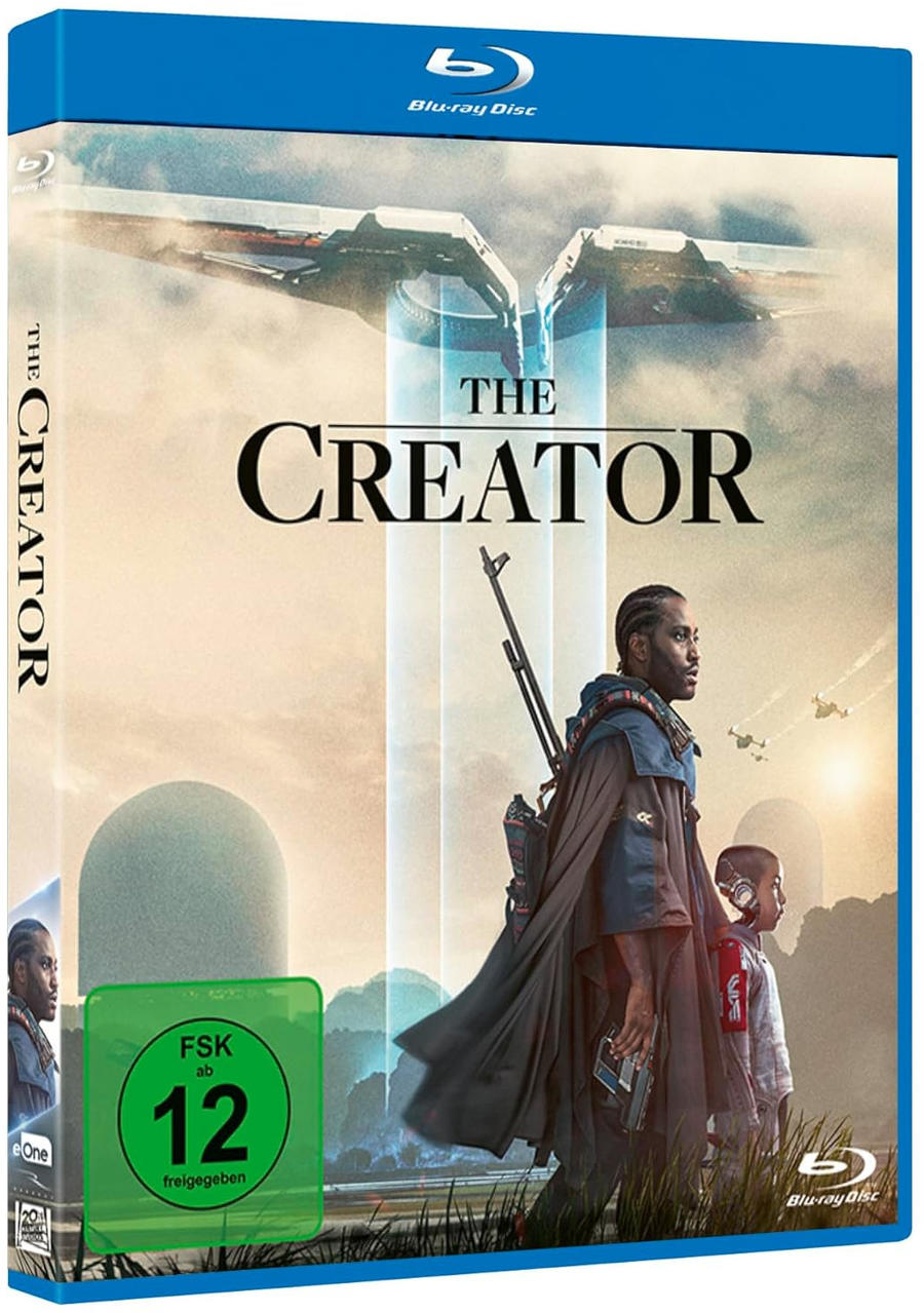 Blu-ray-Box-Art für "The Creator", mit einem Mann mit einer Waffe und einem Kind vor einer Science-Fiction-Kulisse.