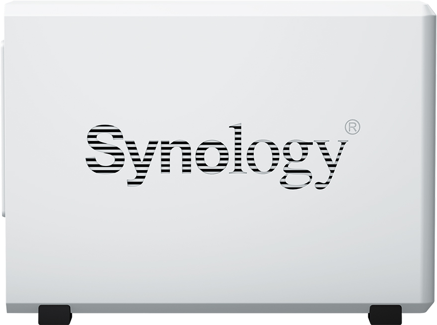 Un serveur NAS Synology blanc avec logo, sur fond blanc.