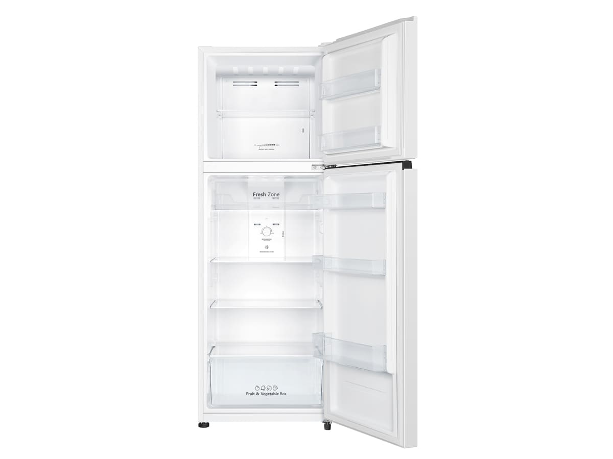 Refrigerador blanco abierto. Sección superior abierta. Sección inferior con estantes y una caja de frutas/verduras.