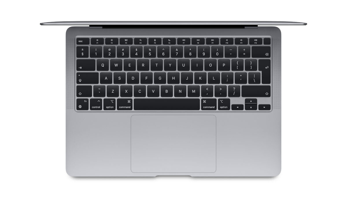 Klawiatura laptopa z perspektywy z góry na białym tle.