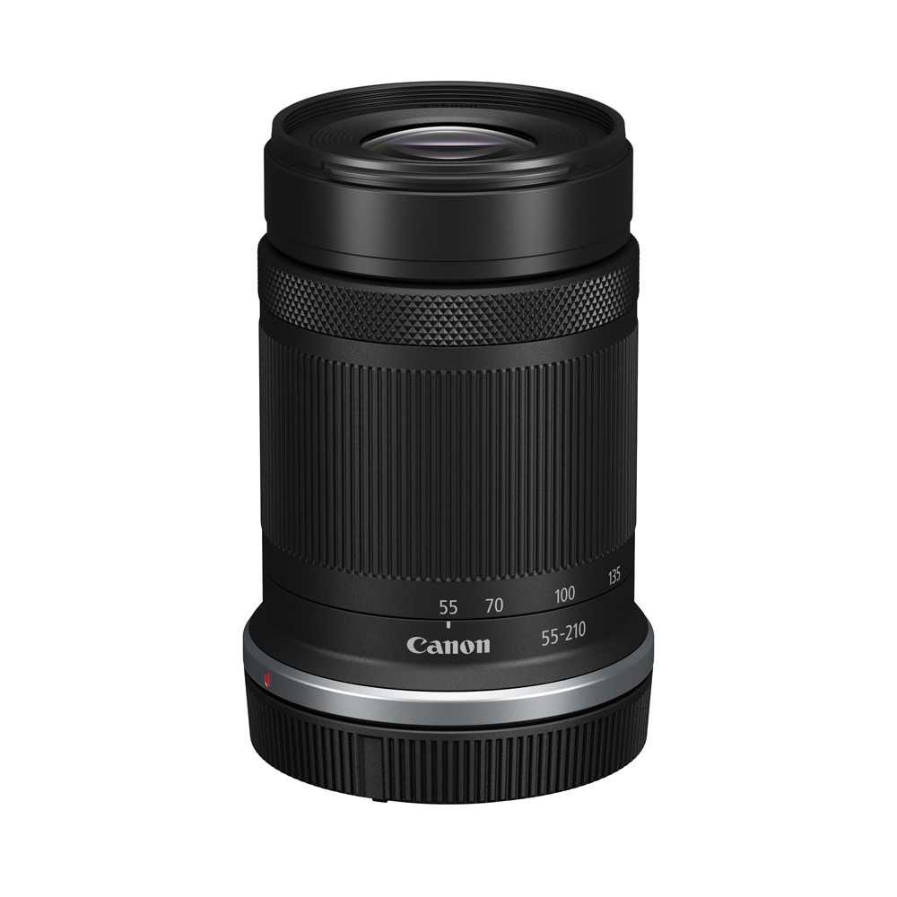 Yakınlaştırma halkalı ve 55-210 mm odak uzaklığı işaretli siyah Canon lens.