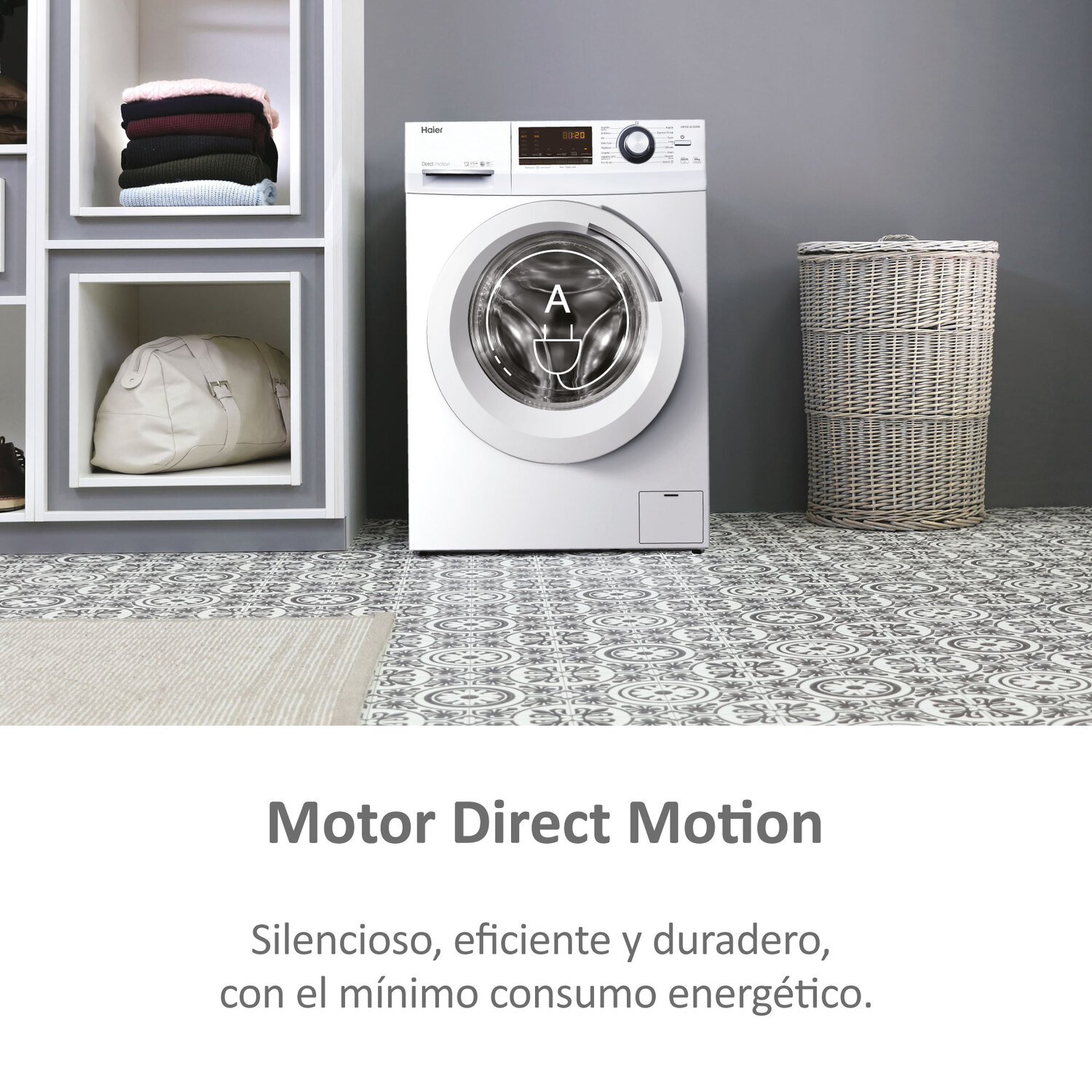 Lavadora Haier blanca. Hay una cesta al lado. Texto abajo.
