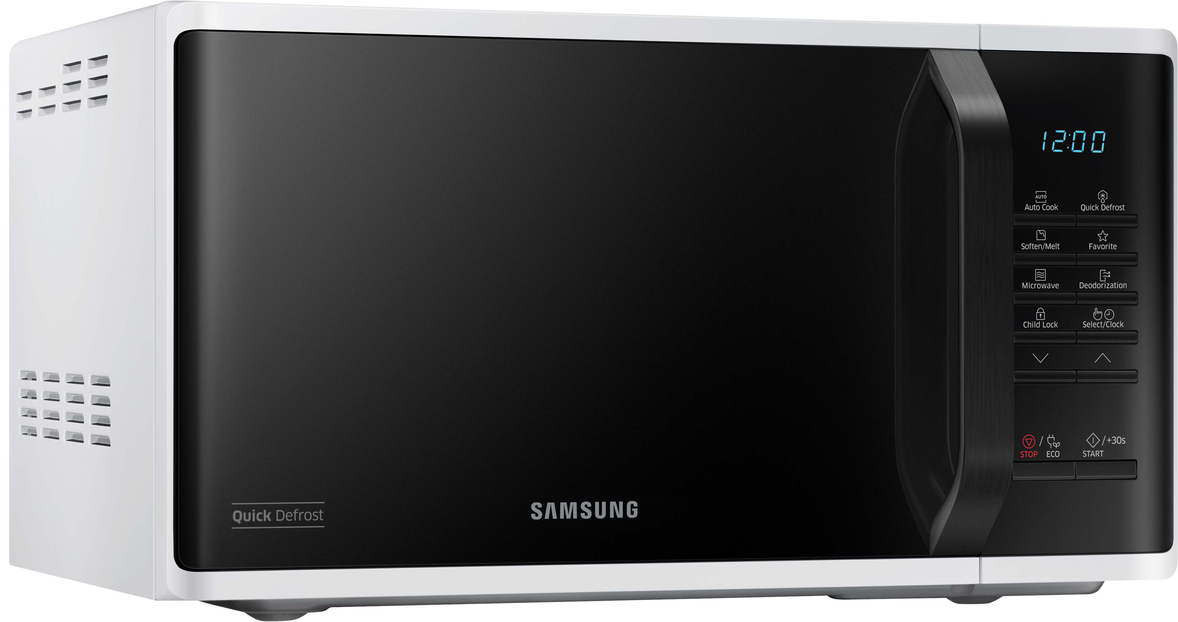 Weißer Samsung-Mikrowellenherd mit schwarzer Tür, digitaler Zeitanzeige und Bedienfeld.