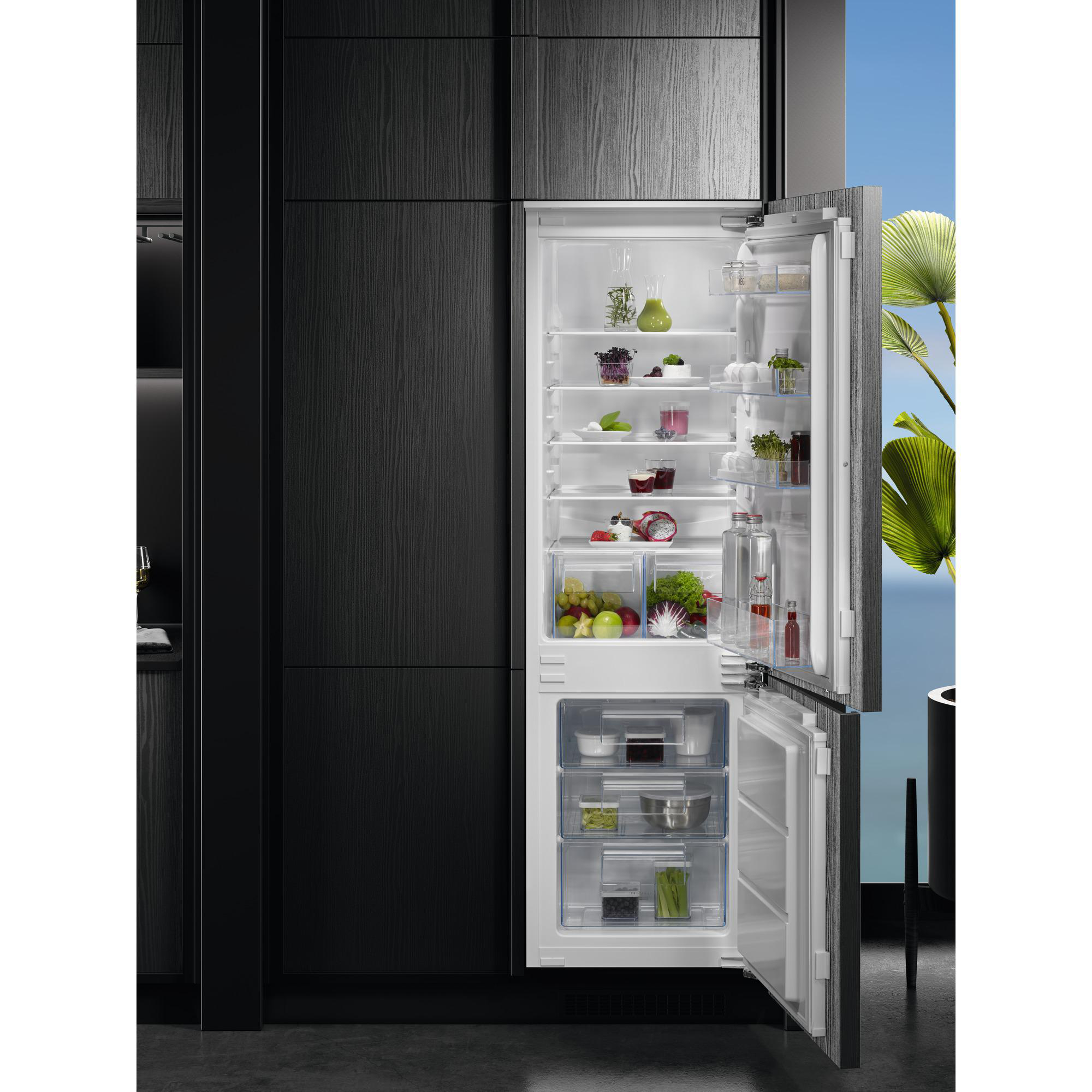 AEG TSC5S181DF Serie 5000 mit ColdSense Kühlgefrierkombination (D, 262 l, 1769 mm hoch, Weiß)