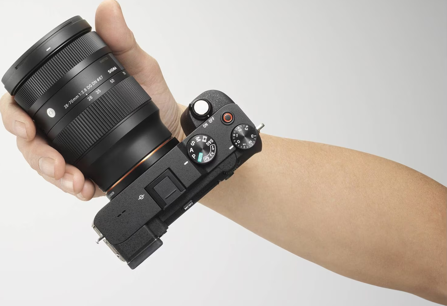 SIGMA 28-70mm F/2.8 DG DN | Zoomobjektiv(Sony E-Mount, Vollformat