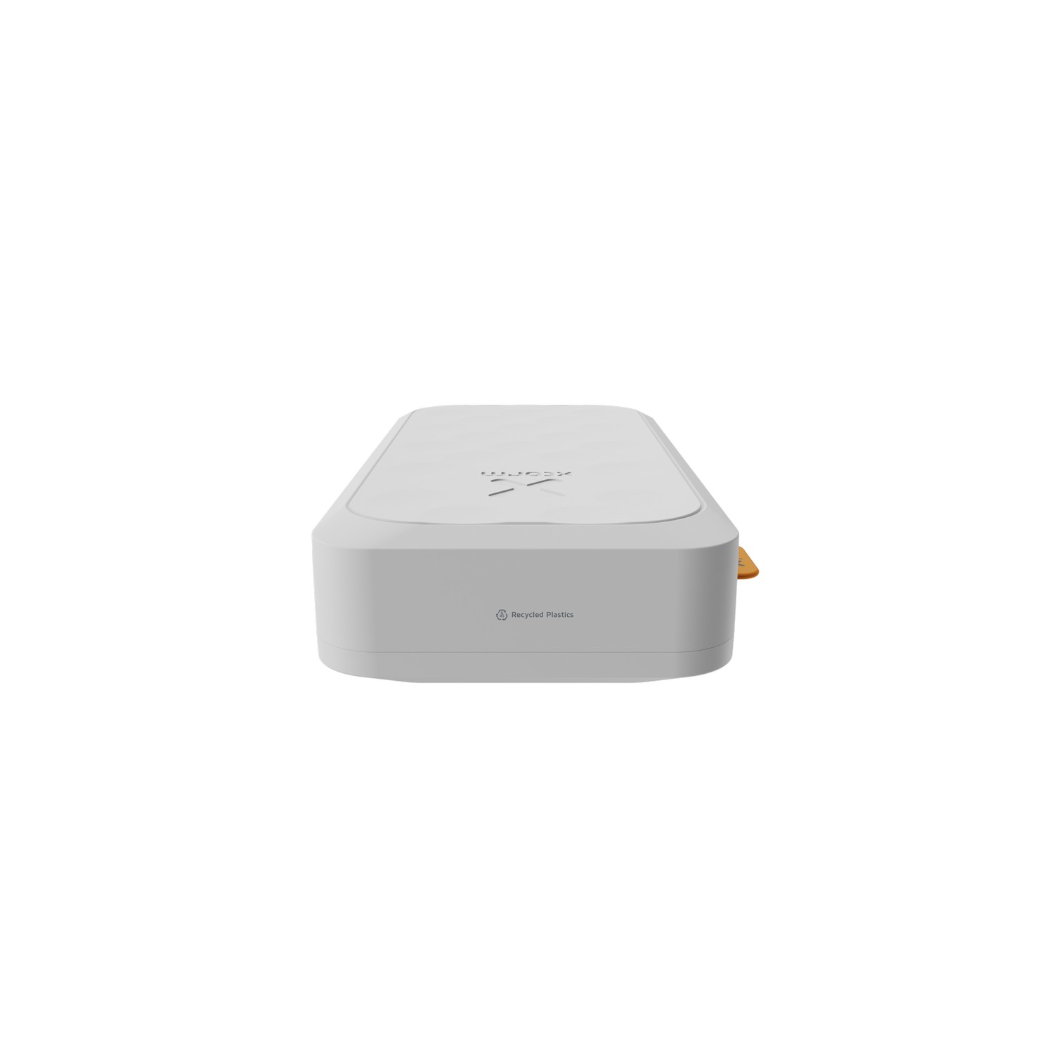 Un produit blanc, rectangulaire, aux coins arrondis. Avec un couvercle, un logo et une languette. Sur fond blanc.