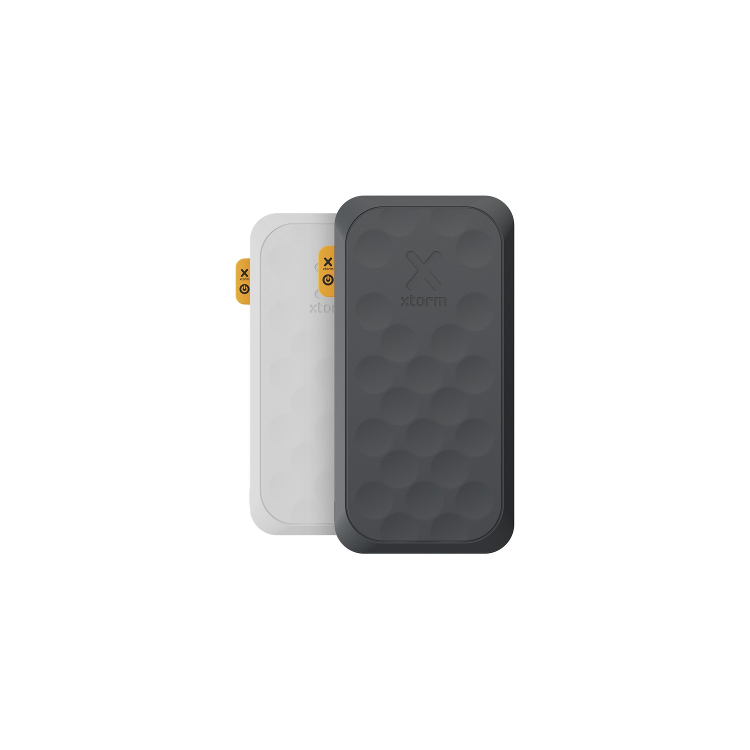 Deux batteries externes Xstorm blanches et grises sur une surface blanche.