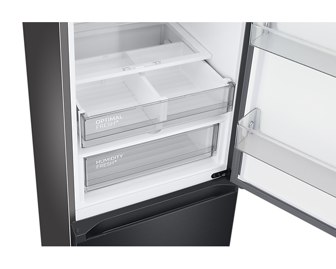 Hűtőszekrény belseje nyitott fiókokkal. Két átlátszó fiók, melyek az 'OPTIMAL FRESH+' és 'HUMIDITY FRESH+' feliratot viselik.