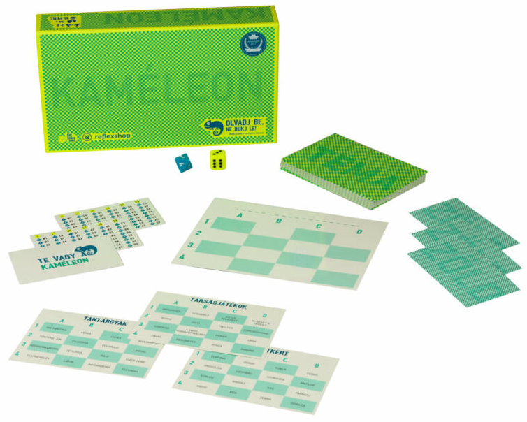 KAMELEON társasjáték doboza és alkatrészei: kártyák, dobókocka és játéktáblák lime zöld és fehér színekben.