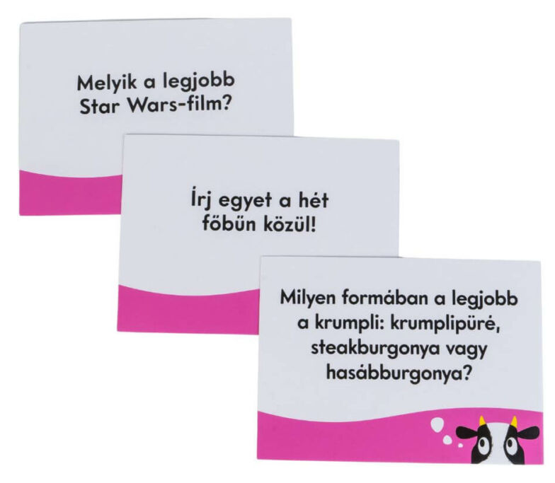 Négy kártya kürt, hajó, világítótorony és térkép rajzával.