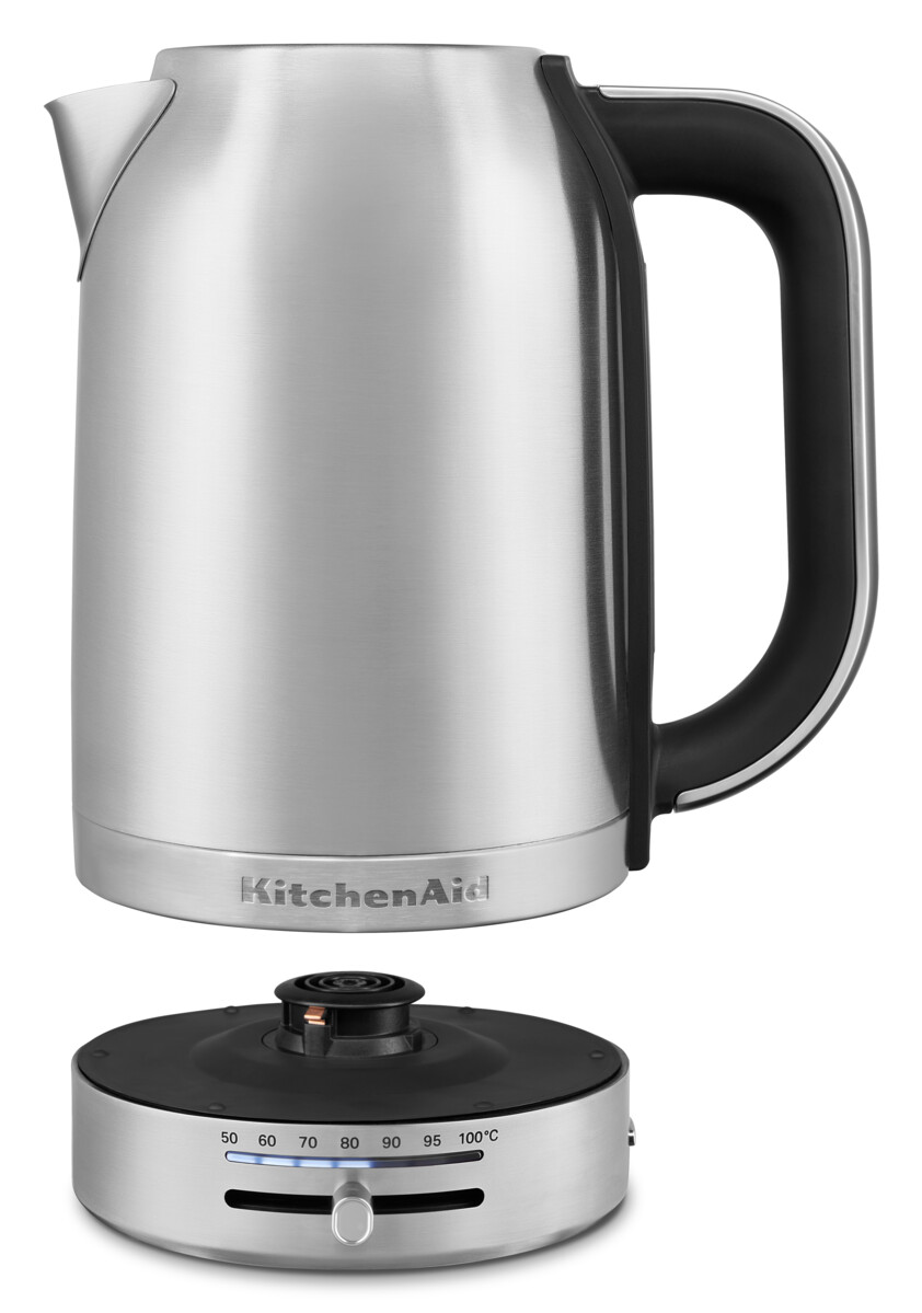 Edelstahl-KitchenAid-Wasserkocher mit schwarzem Griff. Darunter befindet sich die Basis mit Temperatureinstellungen.