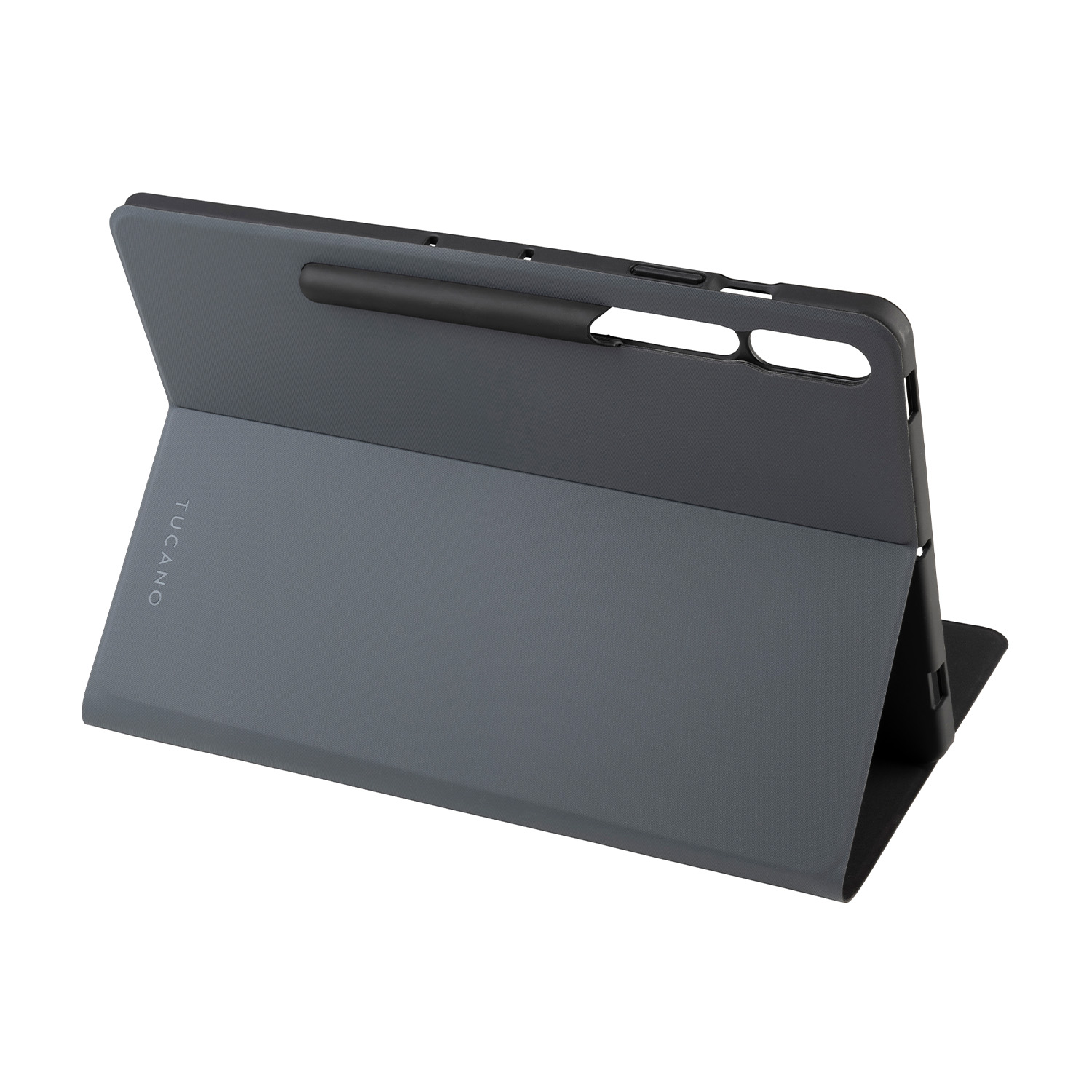 Custodia grigia per tablet. Penna nera attaccata. Logo Tucano. Tablet sollevato.