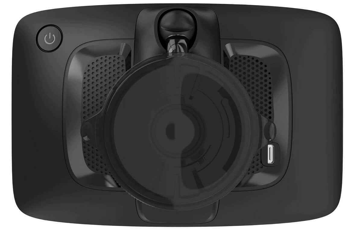 Widok z tyłu urządzenia GPS TomTom z uchwytem. Zawiera przycisk zasilania i port USB.