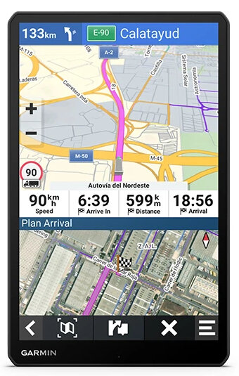 Urządzenie GPS wyświetlające mapę z informacjami o trasie. Pokazuje prędkość, odległość i czas.
