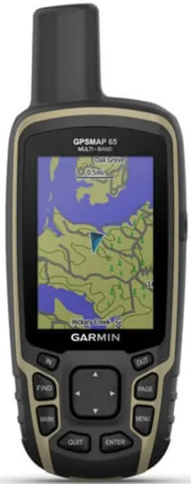 Przenośne urządzenie GPS wyświetlające mapę z podświetloną trasą i logo Garmin.