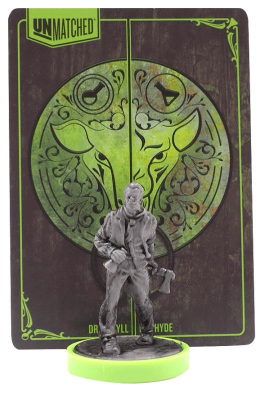 Egy Dr. Jekyll és Mr. Hyde társasjáték figura. A figura szürke, baltával és kártyával.