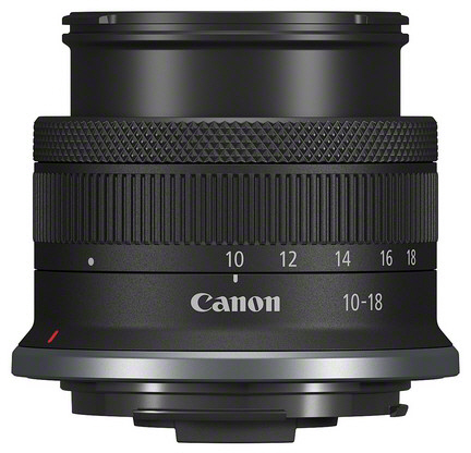 Canon-Objektiv mit Zahlen an der Seite. Das Objektiv hat Canon 10-18 darauf.