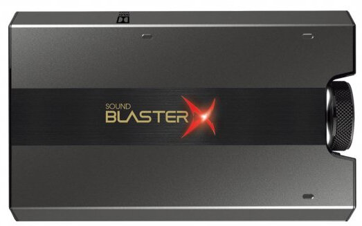 Zewnętrzna karta dźwiękowa Sound Blaster z czarno-srebrną obudową.