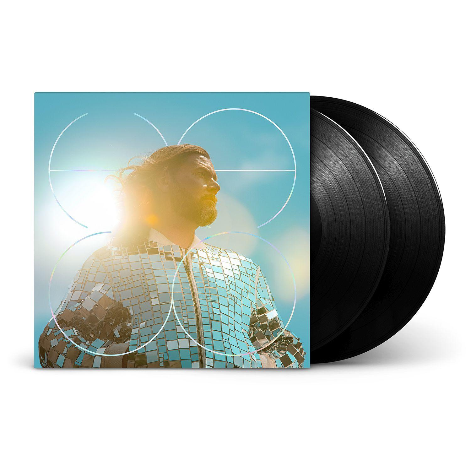 Zwei Schallplatten mit einem Albumcover mit einem Mann in einer verspiegelten Jacke.