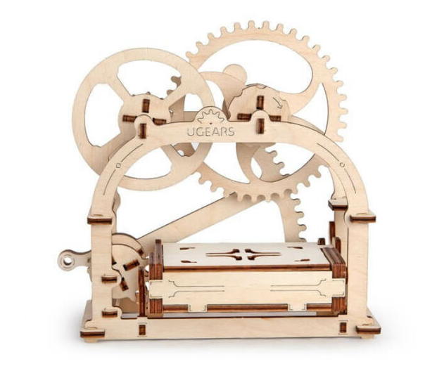 Fa fogaskerekes szerkezet, dobozzal és fogaskerekekkel. Ez egy UGEARS modell, építésre tervezve.